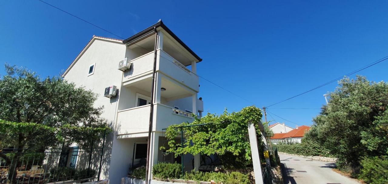 Ferienwohnung Salsa Supetar Exterior foto