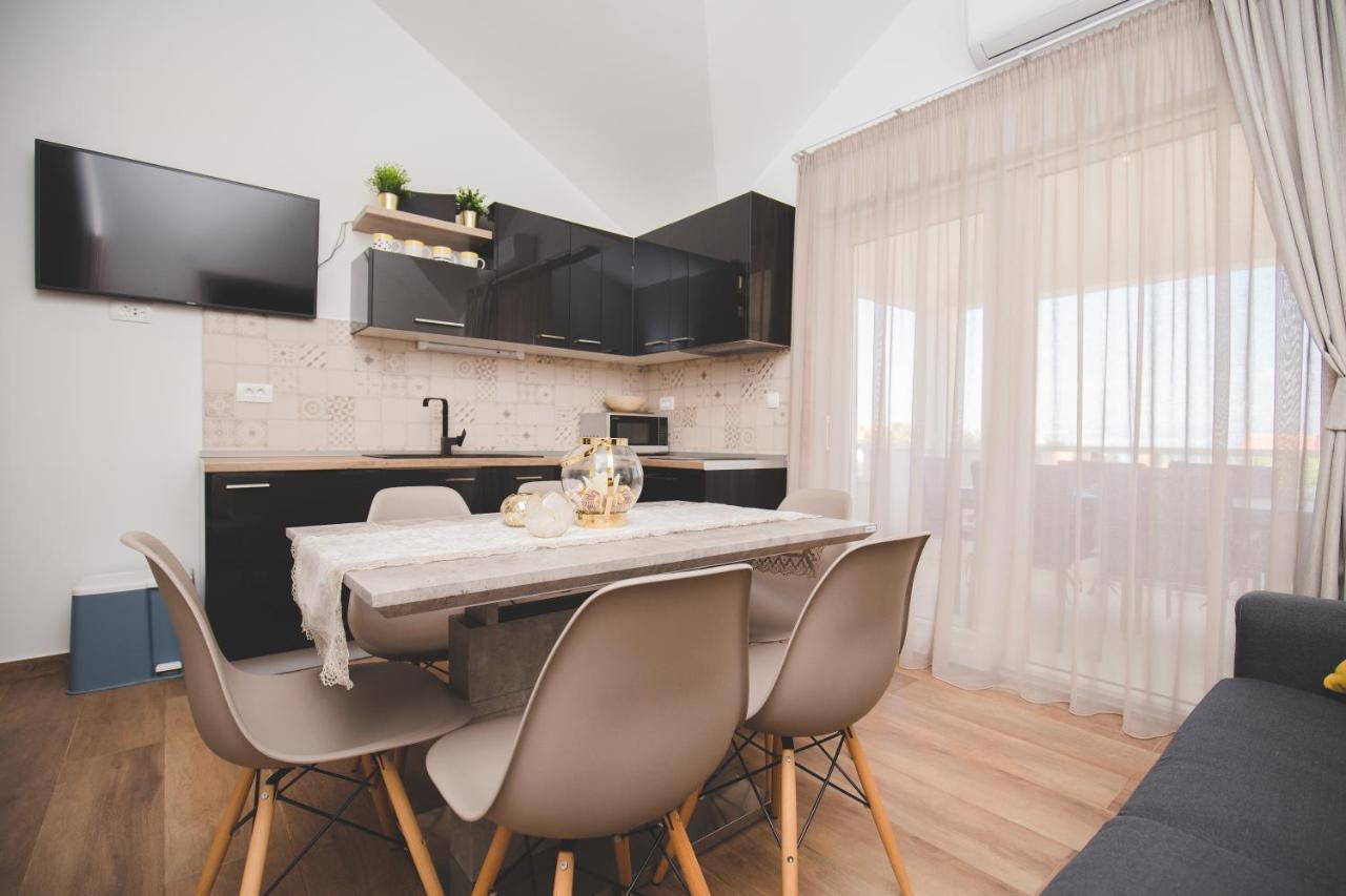Ferienwohnung Salsa Supetar Exterior foto