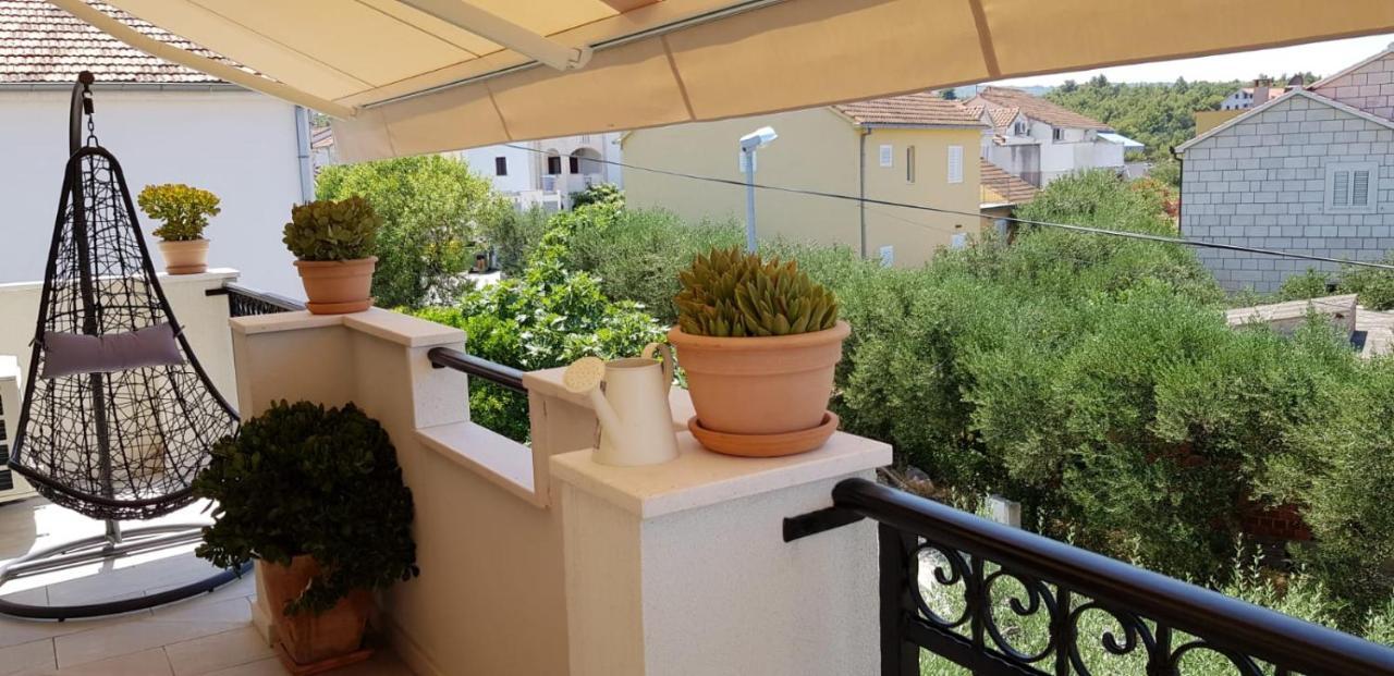 Ferienwohnung Salsa Supetar Exterior foto