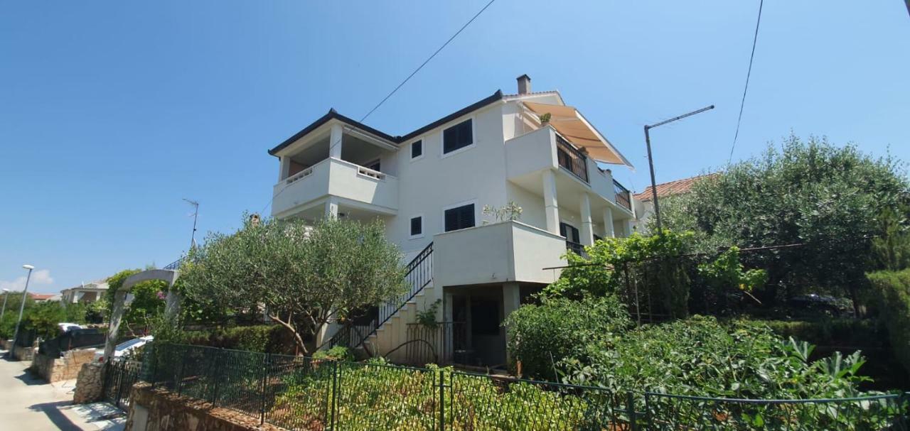 Ferienwohnung Salsa Supetar Exterior foto